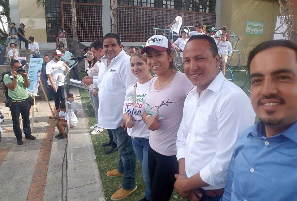 Jannetestrellau's tweet photo. Preaentes en el Parque Amarillo en el día  del Niño dist 8 con nuestros  amigos Candidatos @NachoMestasGDL  @micasrey @MiriamLdGuevara @jcedillofajardo 
Con @ealmaguerr
#ElValorPorDelante
Porque con Miguel Castro
#TuMandas https://t.co/3KtERLQZAX