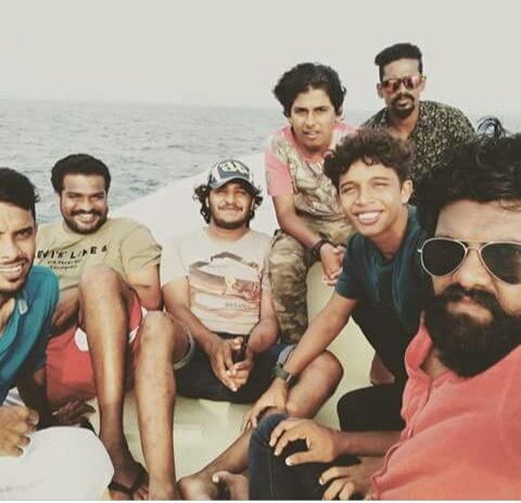NivinMoviePro's tweet photo. #Moothon second shedule started at #Lakshadweep 😎
.@NivinOfficial joins the set from tomorrow❤
Real talent in front and behind camera.Waiting for the masterpiece from #GeethuMohandas 🙌
#RajeevRavi #DileeshPothan
#Ichapi and #Haseeb from Parava.
@Forumkeralam1 @ErosIntlPlc https://t.co/O25H6VHJkj