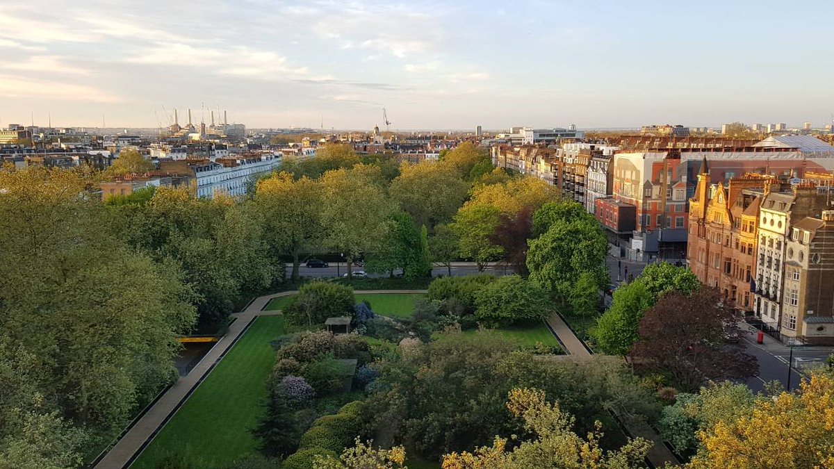 blankcanvaswine's tweet photo. Hey London! 🇬🇧 Thanks for sorting the weather out, yesterday was not a good day to arrive! #morelikespring #sunrise #londontown #jetlag https://t.co/KIYshcYa4P