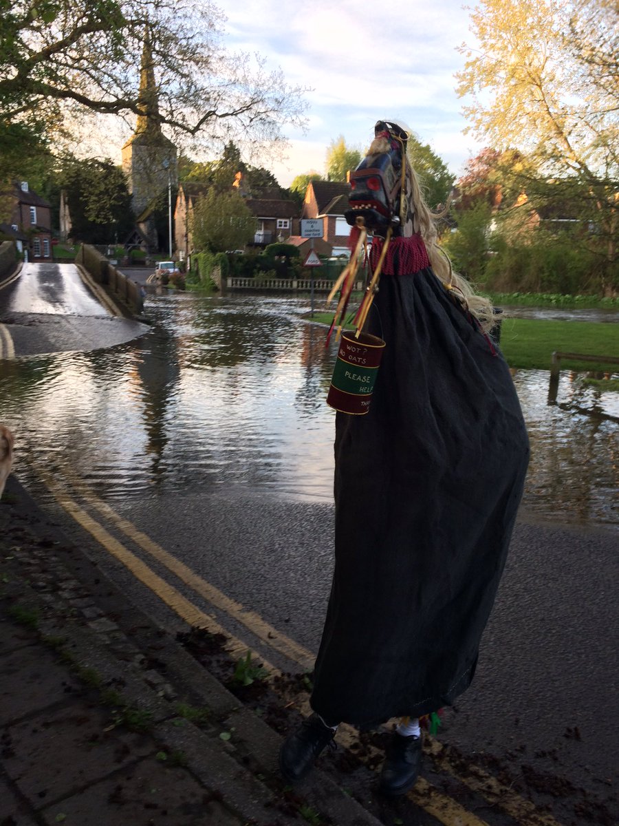 em_printed's tweet photo. #jacknthegreen Happy Beltane! #beltane #mayday #eynsford #hoodenhorse #hobbyhorse #morris #morrismen #villagelife #bringinginthemay https://t.co/njV2pKGGr8