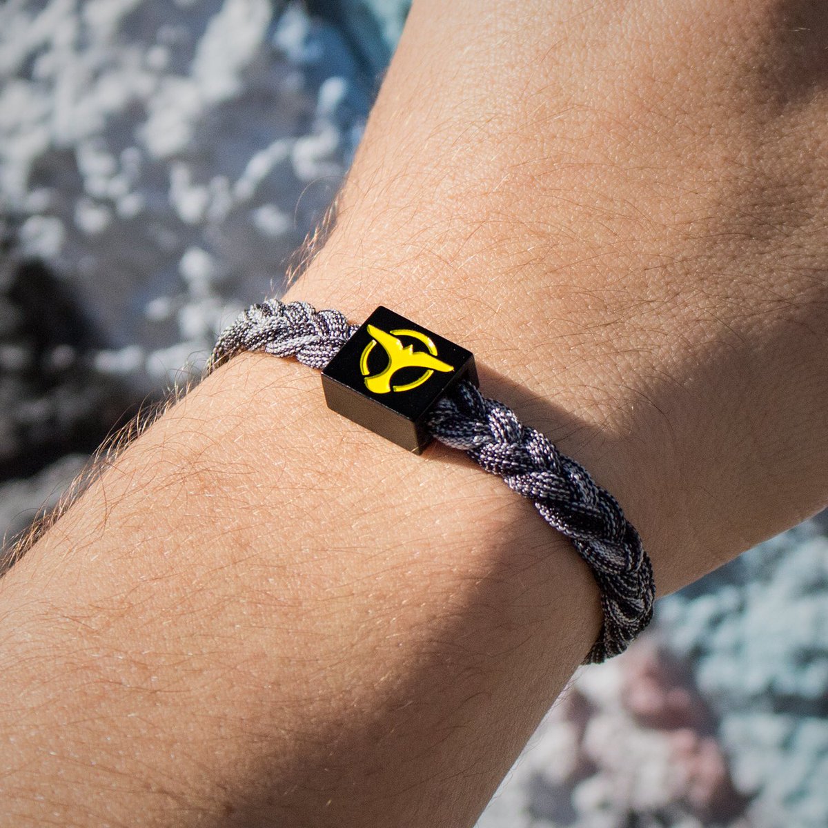 #GIVEAWAY 🚨🚨🚨🚨

RETWEET this NOW to #win a brand new <a href="/tiesto/">Tiësto</a> bracelet! 😍

*MUST be following <a href="/ElectricFamily/">Electric Family™</a> to win. Winner DM’d 5/4💥

ElectricFamily.com