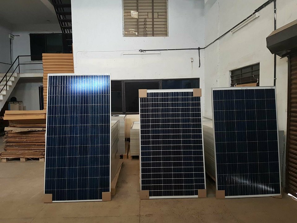 sanelite_solar's tweet image. We have available solar panel 
Please contact for more details :(91)-7226995508 OR
Email:info@sanellitesolar.com
#sanelitesolar #Pv_module #Solar_Gree_energy.
