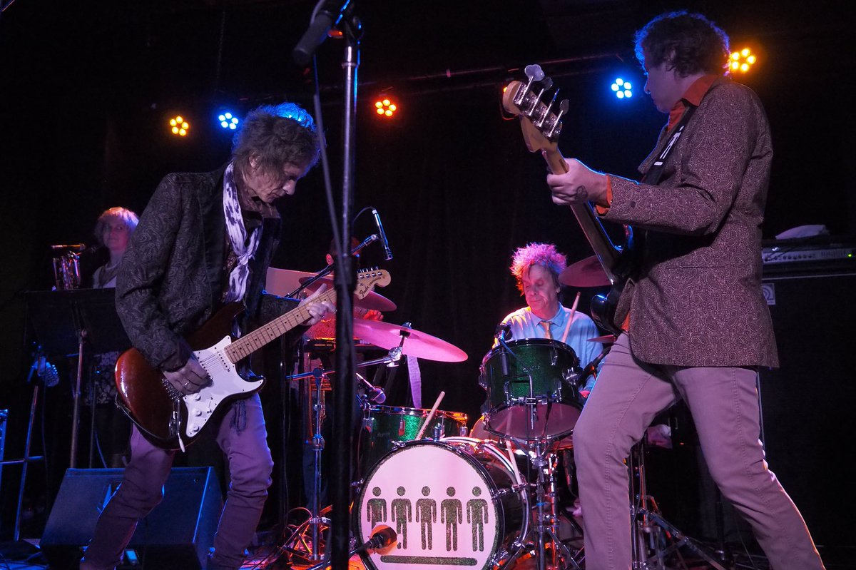 fantailmedia's tweet photo. Looking at the shows that are coming next month...lots to plan for (and some I’m going to miss); really looking forward to @TheSuburbsBand. #newmusicoldfavorites #SpringCame #RattleMyBones #WhenWeWereYoung #TurnYourRadioOn #Girlfriend https://t.co/pwFjufen2Z