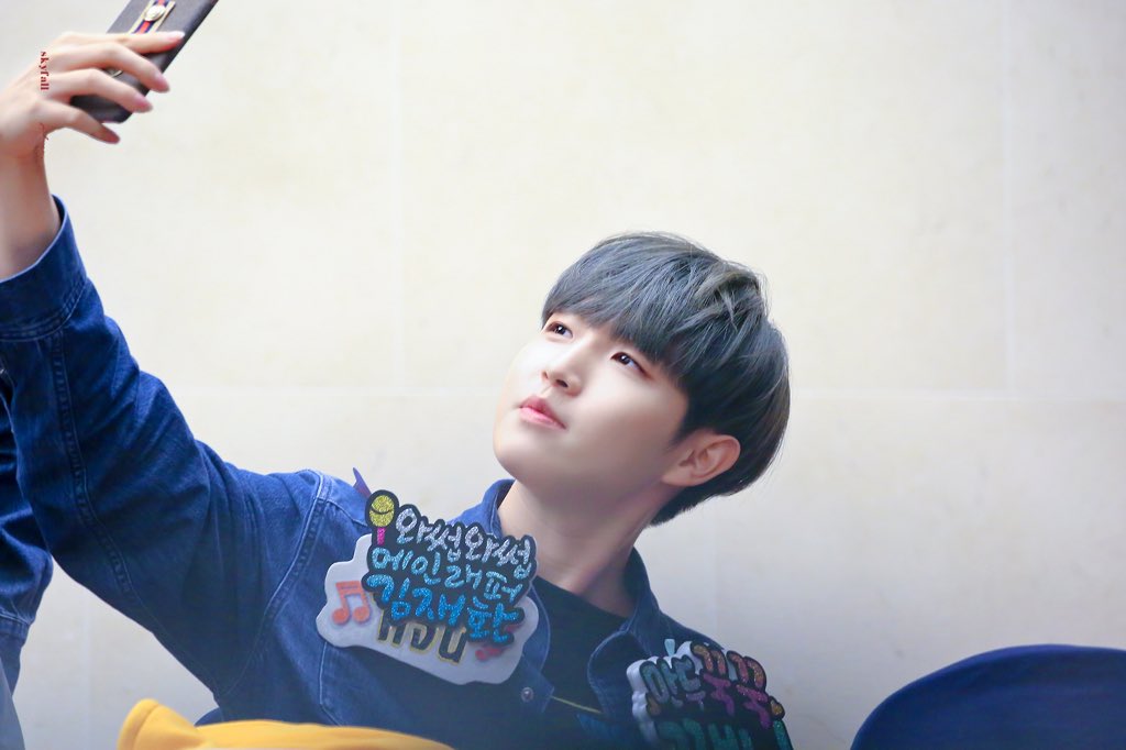 skyfall960527's tweet photo. Selfie plz,,,😭😭😭
https://t.co/nBKVXieEES
https://t.co/nBKVXieEES
https://t.co/8MrpsNw046 https://t.co/d5BLzFzNaF