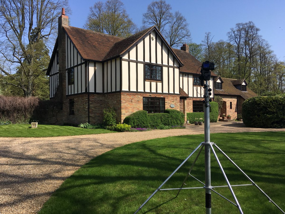 Lovely resi shoot 4 acres just outside Cambridge loving the sunshine #architecture #interiors #photography #frazaz