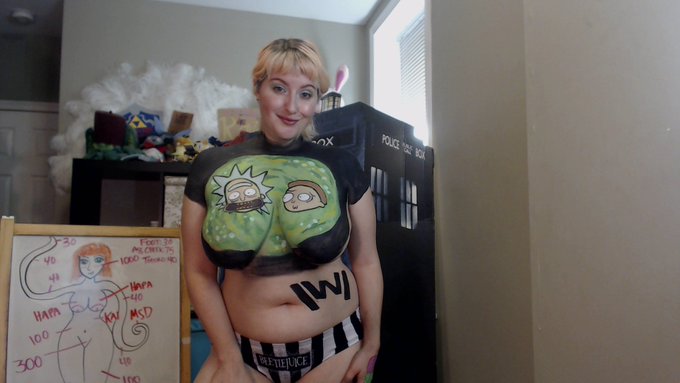 SUUUUUPER fun body painting tonight! Huge thanks to @HapPond for the Rick &amp; Morty art, @Ponds_Kairos42