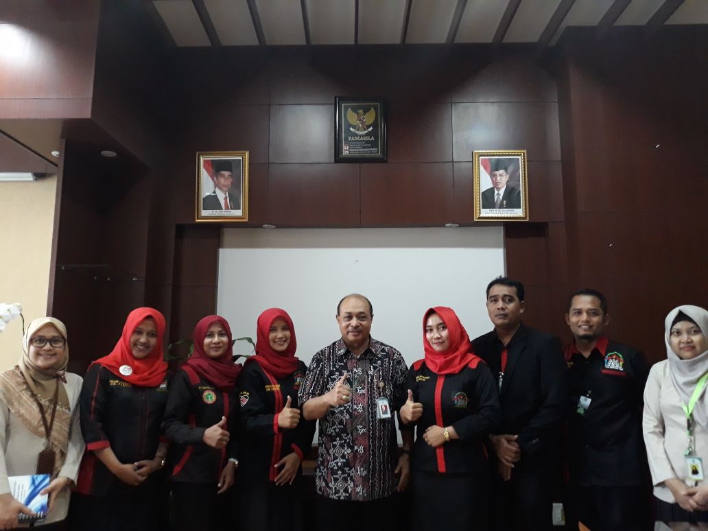 PonkesdesJatim1's tweet photo. SembahNuwun pak. Roby Ka. @ditjenkesmas atas waktunya telah bersedia menerima kami yg tak berNilai ini, apapun hasil dari pertemuan kemrin bukanlah tujuan utama kami, kebanggaan bagi kami bisa bersilaturahim dg pemimpin2 kami. Makasih Bpk. Semoga sehat selalu @jokowi @KemenkesRI https://t.co/73FNujvaQS