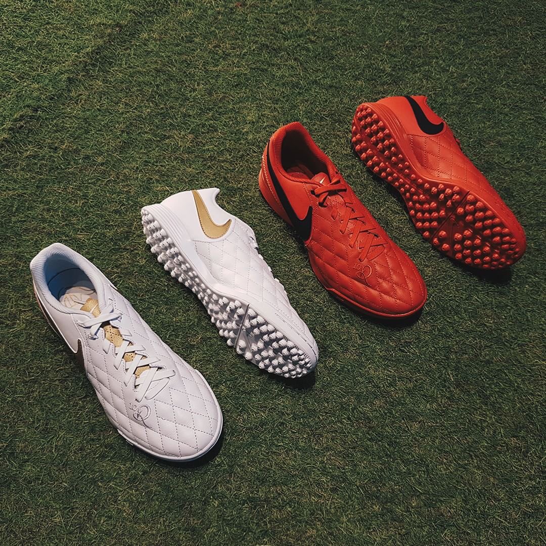 senayancity's tweet photo. Nike Legend 7 ACademy 10R TF now available at Fisik Football 3rd Floor
Price IDR 999,000
#FISIKFootball #NikeIndonesia #NikeFootball #Turft #10R #Ronaldinho #SenayanCity #SCVibes https://t.co/zan4xQf4DB