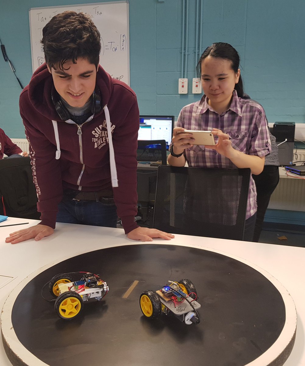 oxford_robotics's tweet photo. Sumo robotics competition #FoundationsRobotics #BScRobotics @obuecm https://t.co/15Uo2IVleX