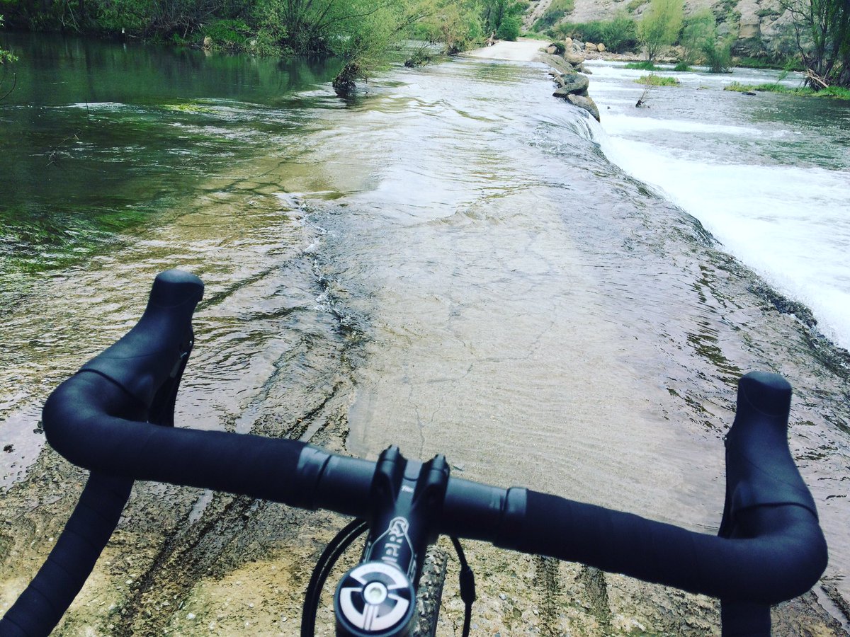 empilerider's tweet photo. NO SERVICE AHEAD https://t.co/xd4tbv2pIh