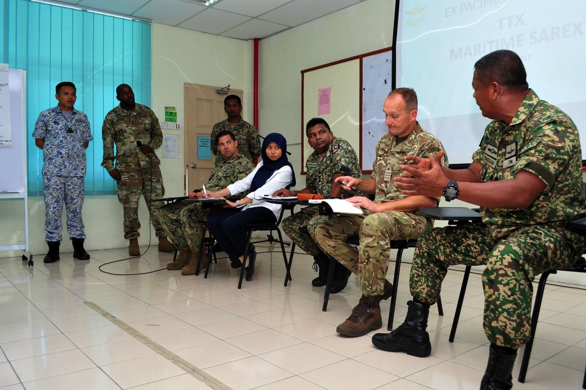 myjointforce's tweet image. Para peserta PP18 membuat prbincangan &amp;amp; prancangan Table Top Exercise (TTX) Maritime Search &amp;amp; Rescue Exercise (Maritime SAREX) brdasarkan senario kpal pnumpang karam. 
#DefenceDiplomacy
#PacificPartnership
#teamingforsuccess
#missioneffectiveness
#interoperability
@PacificPartner