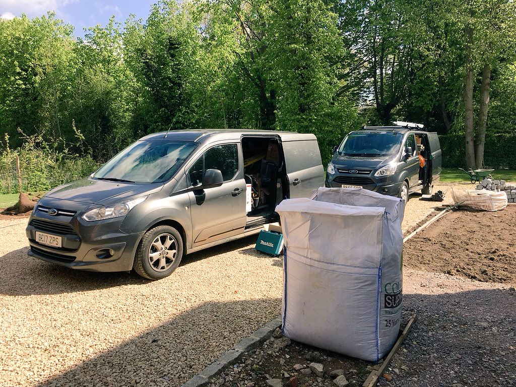 hh_archive_2019's tweet photo. The sun is shining and the @HaloHausUK team is installing the incredible #Sonance #Sonarray #outdoor music system driven by @LoxoneUK #MultiRoomAudio.
8x #HiFi speakers and and in-ground subwoofer provides awesome #sound outside this stunning #SmartHome.
@HabitechLimited https://t.co/wC748ha8PX