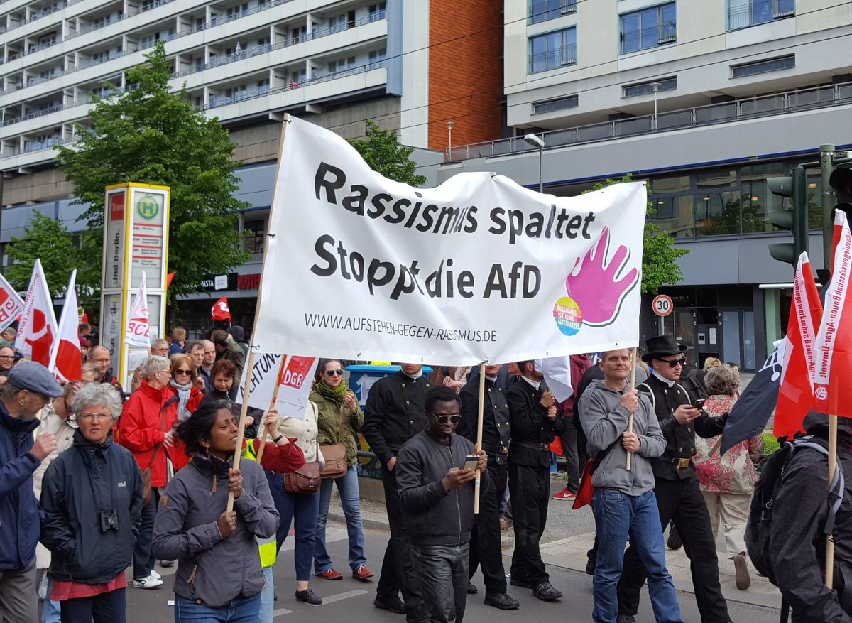 Für eine solidarische, vielfältige und gerechte Gesellschaft - heraus zum 1. Mai! 🌈 #klareKantegegenRechts