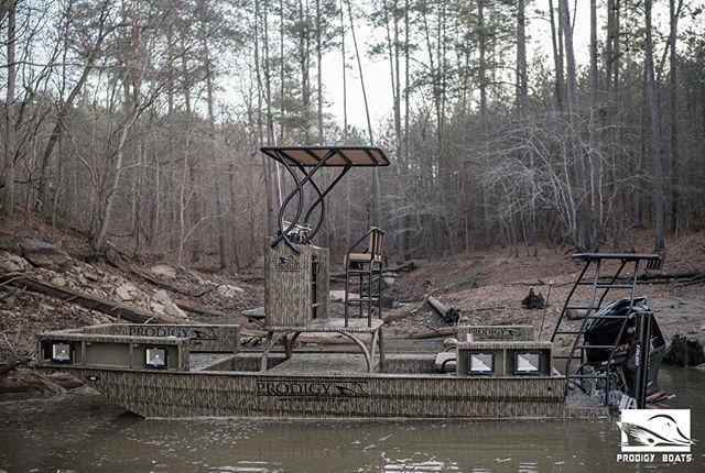 ProdigyBoats's tweet photo. 2272/30" Sides Bowfishing Rig.... πΉ #prodigyboats #chasingscales #slingingarrows #night #bowfishingboat #bowfishinglife #carp #gar #alligatorgar #bowfishin #bowfishingunlimited #bowfishingextreme #seelite #wetsound https://t.co/dZXvUkRGOb https://t.co/Cuc0DiduFq