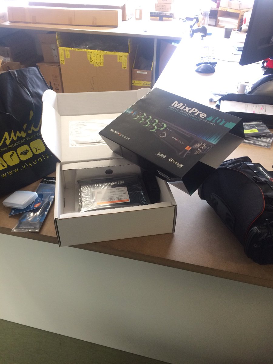 igor_marlot's tweet image. Christmas before Christmas!
😍😍😍
#mixpre10t
#ktek bag
#visuals 
#sounddevices 
#fieldrecording