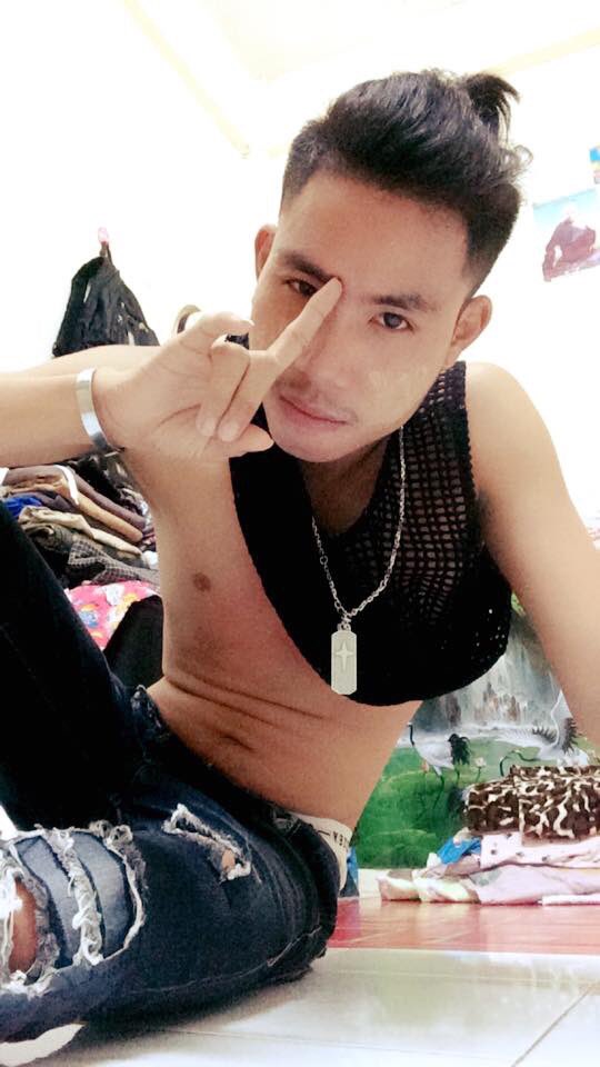 ChitNatSoe1's tweet photo. အေကာင့္သစ္ေလးမို႔ဟိုမိုေဘာ္ေဘာ္တို႔addေပးပါဗ် https://t.co/8H6kgoXYGu