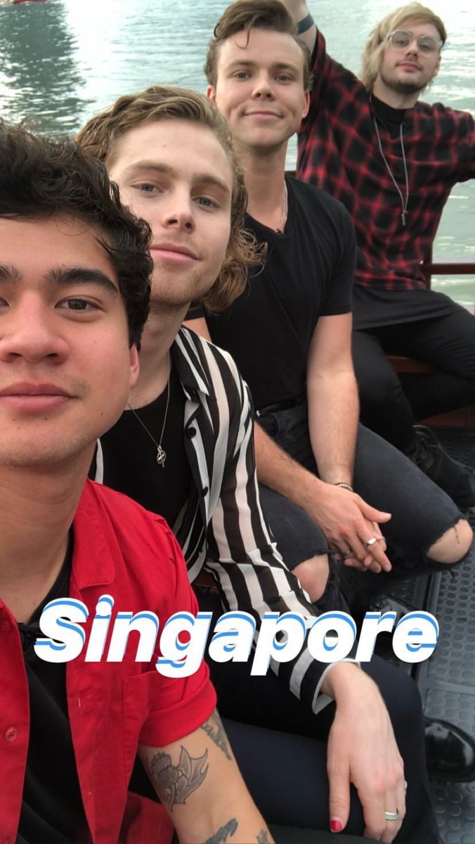 5sosworldupdate's tweet photo. @5SOS just posted this using the hashtag #5SOS3Singapore have fun there boys🙌🏼-S https://t.co/duzG816F8T