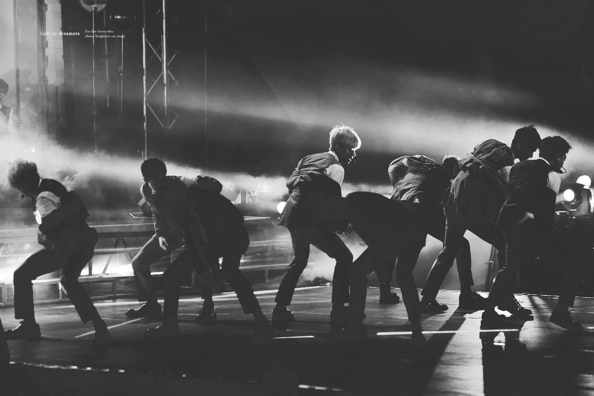 EXO_MyanmarTeam's tweet photo. [HQ]180428 - EXO at Elyxion in Manila 

Cr.lightupdreamers 

#MTVBRKPOPEXO #PremiosMTVMiaw  
#EXO #엑소 @weareoneEXO  #ElyXiOinInManila 
#Admin_Grace04 🐶 
#EXO_MyanmarTeam #EXOProtection_Myanmar https://t.co/qLar5uqMBL