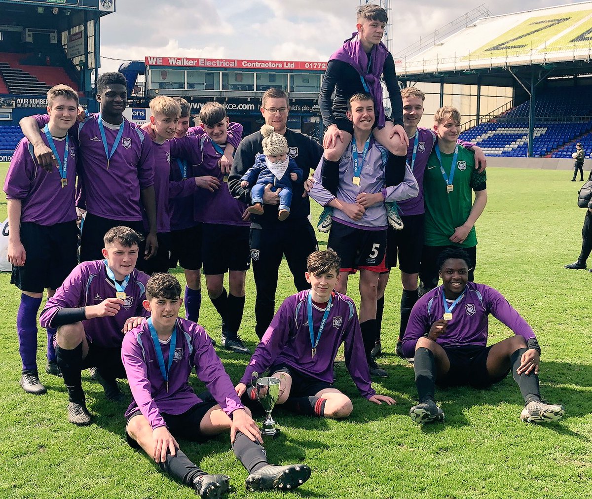 CEO_GMYF's tweet photo. Congratulations #Year11 Champions of Oldham. Thanks to @OfficialOAFC and  @OldhamCouncil  #extraman? #mascot #Champ #WhoIsMoSalah? @LFC https://t.co/uRNKKRSsXL