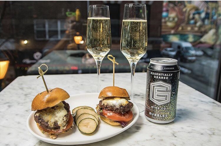 Starting TODAY WE will offer an extended Social Hour from 4pm - 7pm Monday - Friday! Call 215991020 for details☀️🥂🍔