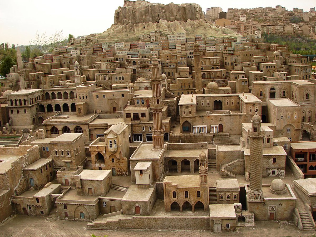 Mardin/Southeastern Anatolia
📍Rock houses
📍Reyhaniye Mosque
📍Mor (Saint) Peter and Mor Paul Church
📍Deyrulumur (Mor Gabriel) Monastery
📍Meryem Ana (Virgin Mary) Church and Patriarchate
📍Mor Stefanos Church
#Travel #Turkey #History #Culture #Trip #Japan