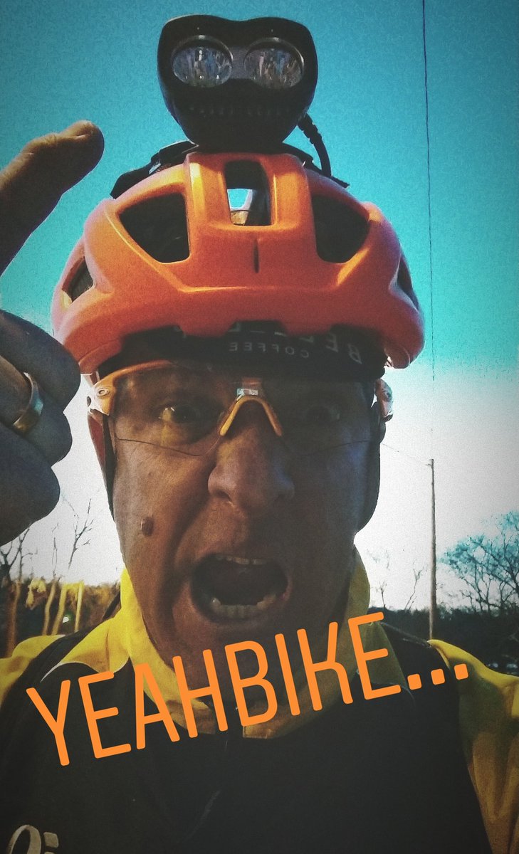 JonahDiPasquale's tweet image. Night riding is mad fun. #yeahbike #ridelife #bikechat #niterider #smithhelmets #Oakley