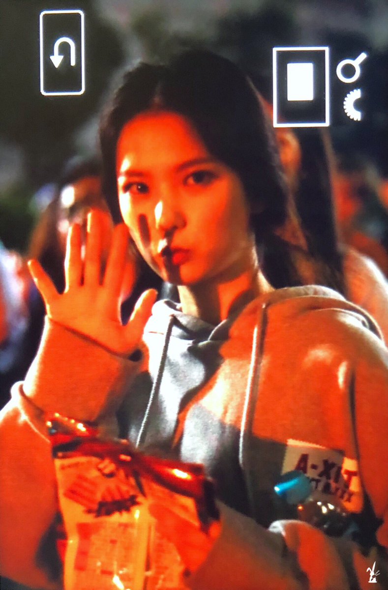 Yujin_960812's tweet photo. 180501 열린음악회 퇴근 

#CLC #YUJIN #씨엘씨 #유진 #최유진
@CUBECLC https://t.co/aaSKCgFiwR