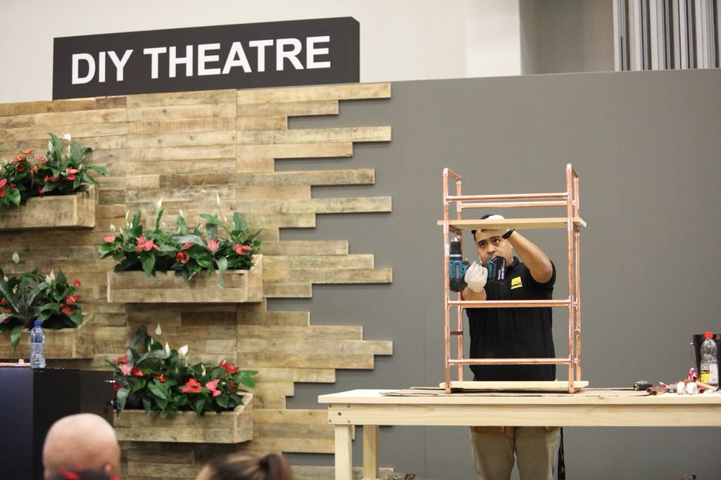 BuildersSA's tweet photo. Drinks trolleys are the stylish alternative to installing an entertainment area in your home and DIY tips from @Ryan_TheDIYGuy will leave you wanting to make more of them. 🙂 #BuildersDecorexCPT18 #decorexcpt18 https://t.co/UjZDJKadhn