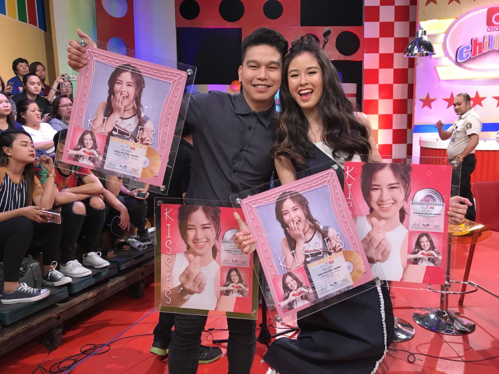 roxsantos's tweet photo. Happiest Birthday to you @delavinkisses! Wishing you more &amp; more blessings!. Stay sweet and humble as you are! Love u ❤️❤️❤️ https://t.co/d2oLbgSlO2
