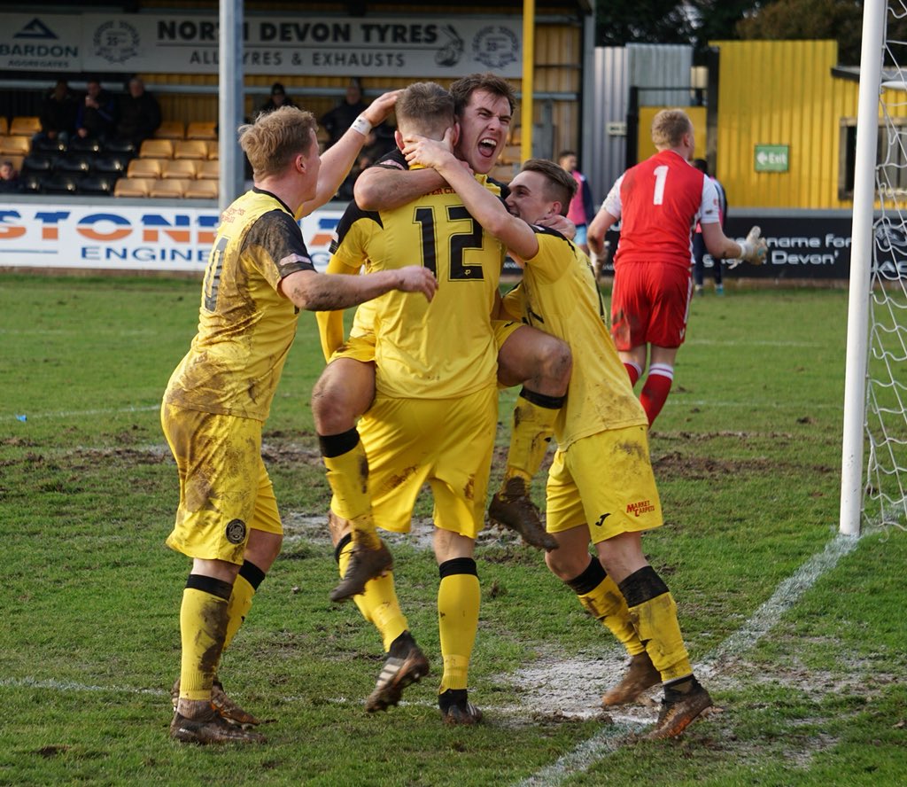 vivcurtis's tweet photo. It’s been a super season for @tivertontownfc #tivvy #nonleaguefootball #southernpremier #tiverton @Tivvy12thman #loosewomen https://t.co/hamyqQzOaM