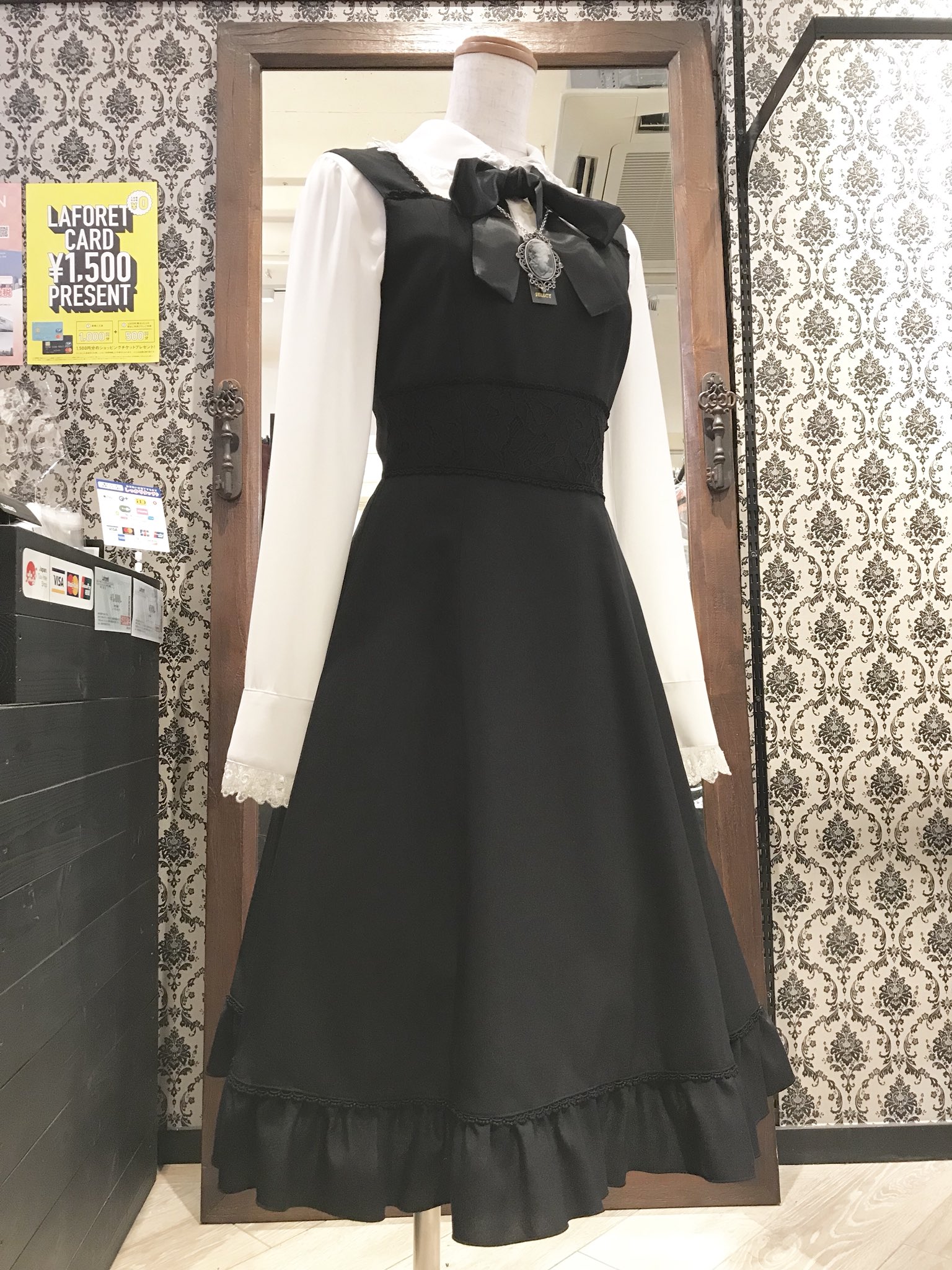 Miho Matsuda 原宿店 Ar Twitter 大人のゴシック 広がりを抑えた すらっとしたラインのラスト1点 ワンピース セーヴィルを使用した大人のゴシックスタイルです 丸襟だけど子供っぽくならずに可愛い 魔法のブラウス ベナはmサイズのみ 上品なゴシック