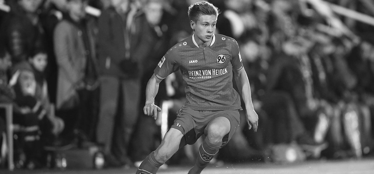 "Das Schönste, was ein Mensch hinterlassen kann, ist ein Lächeln im  Gesicht derjenigen, die an ihn denken." - Wir denken an dich, Niklas! 🌟 #H96 #NiemalsAllein ⚫️⚪️💚
