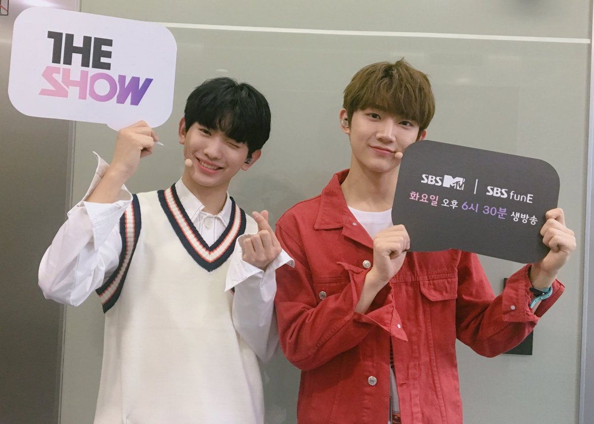 theshow_offcl's tweet photo. 매일 이렇게 귀여우면 곤란해 jㅁj 이유는 너희들이 더 잘 알잖아ㅠㅠ 숨쉬는 것두 귀여운 뽀짝이들 #형섭x의웅 #너에게물들어 #더쇼 #THESHOW @yhent_korea https://t.co/hygJQVkCFm