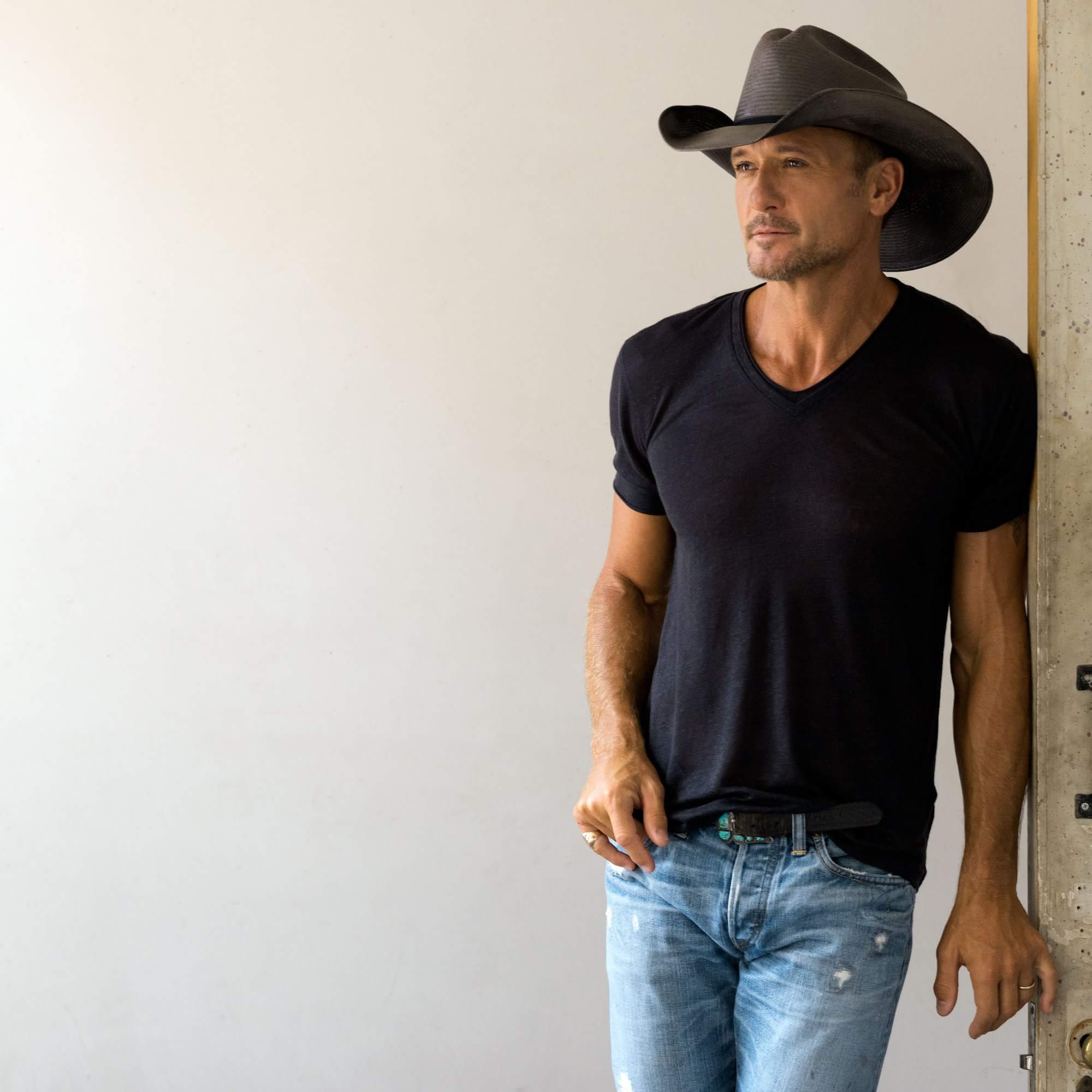 Tim McGraw (Samuel Timothy McGraw)
Birth 1967.5.1 Happy Birthday
 