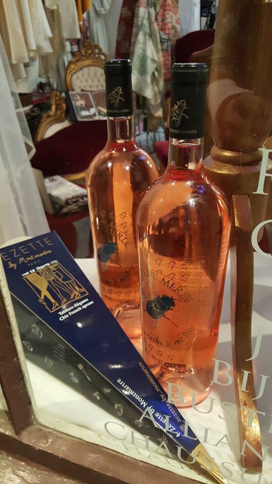 ValeriePaduano's tweet photo. Direction #Paris avec Gaston Bentata pour voir Zelia de #ZezettebyMontmartre @FranoisDeblaye
Quand les #Zezettes de #Sète rencontrent la #ZezettesbyMontmartre ça ne peut qu’être autours du #VindeMerde de Jean Marc Speziale
-#Défilé de #Tabliers ce soir à #Montmartre #Paris https://t.co/KGbU2rNRH4
