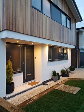 SolidorLtd's tweet image. This customer decided to give the front of their 1970's home a face-lift &amp;amp; the results are incredible.
They opted for the Palermo door style from our Contemporary Italia collection in the ever popular Anthracite Grey.
Find out more about Solidor here: solidor.co.uk