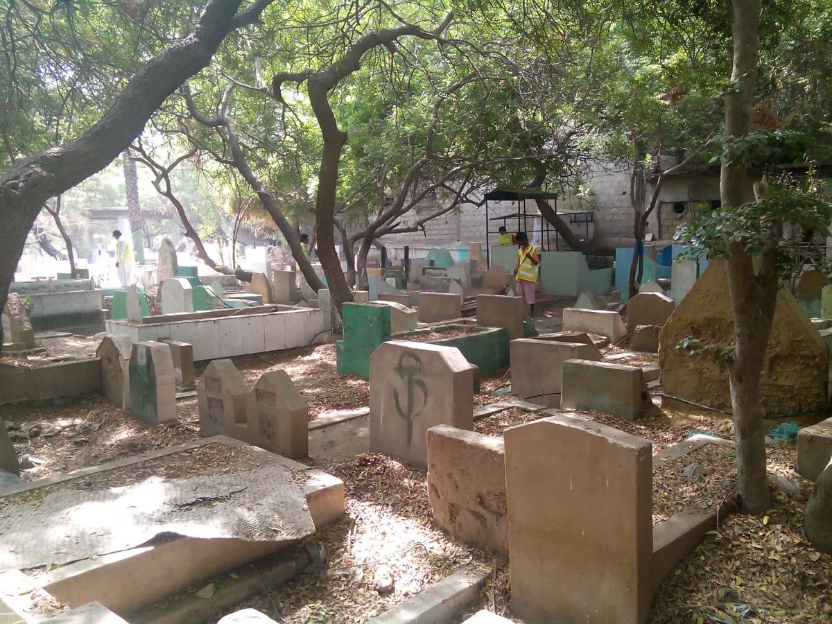 ZuaidJunejo1's tweet image. #Karachi | On Instructions of Minister #LocalGovtSindh Mr @jamkhanshoro Sindh Solid waste Management Board cleaning different graveyards due to 15 Shubaan .
#KhidmatMainSabSayAagaySindh 
@BBhuttoZardari