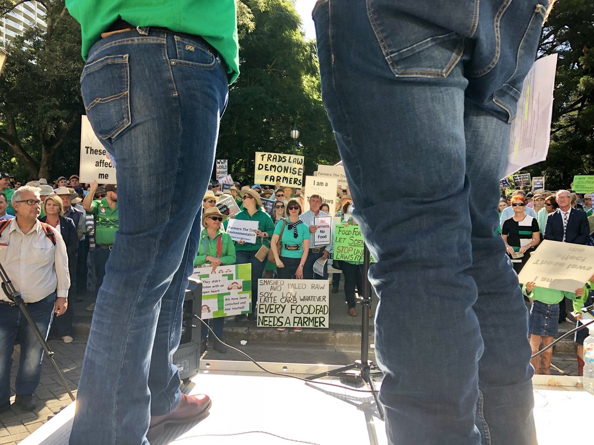 endofthebitumen's tweet photo. Great turnout today by #farmers fed up with @AnnastaciaMP’s pusillanimous regime . Not one @qldlLabor stooge was prepared to defend the indefensible before a crowd of fellow Queenslanders . Weak as piss . See you in #Rocky @AgForceQLD #yourfoodtheirfuture https://t.co/uhKosvRySm