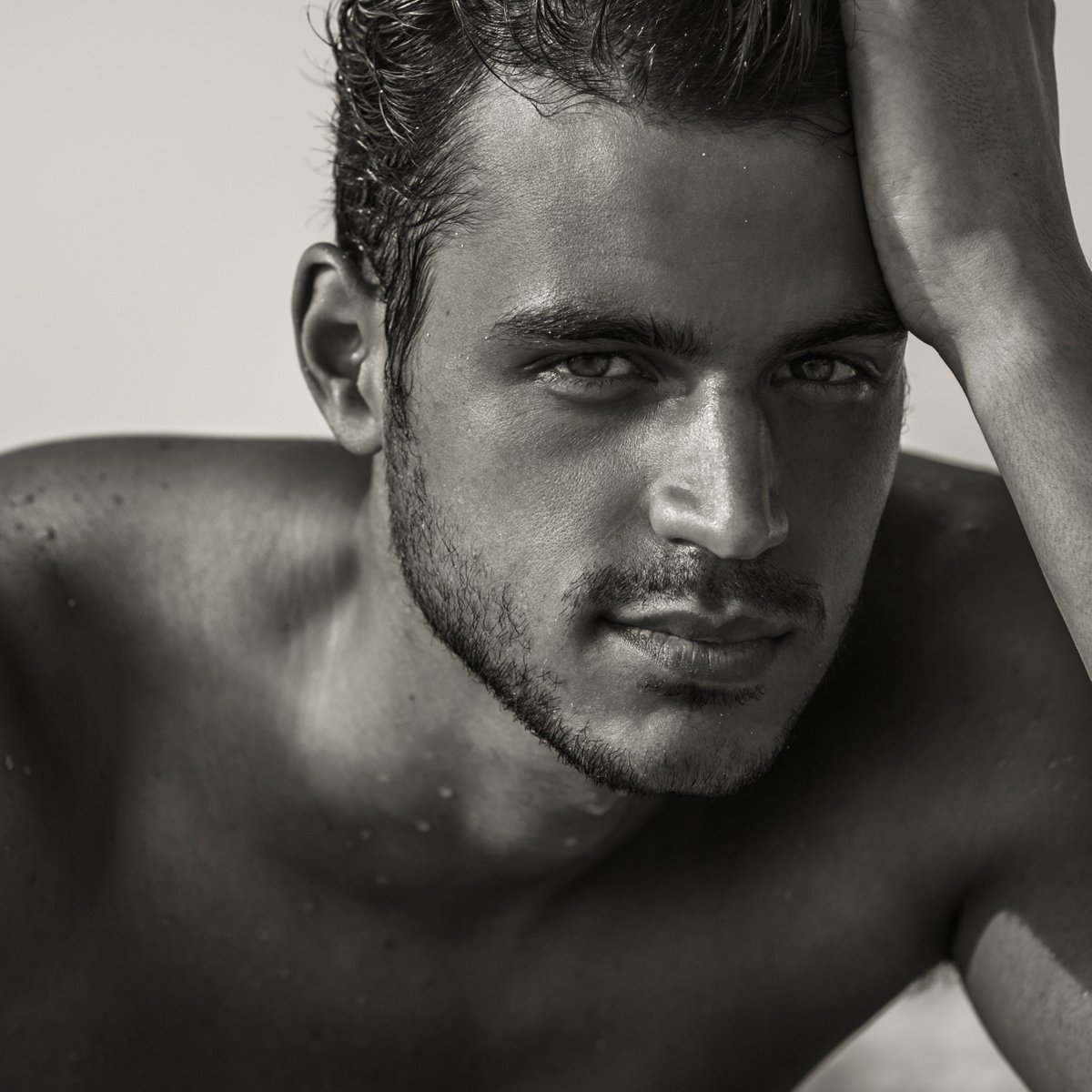 Want thicker and fuller looking hair? Check out our men's thickening haircare range today and upgrade your grooming game 👌