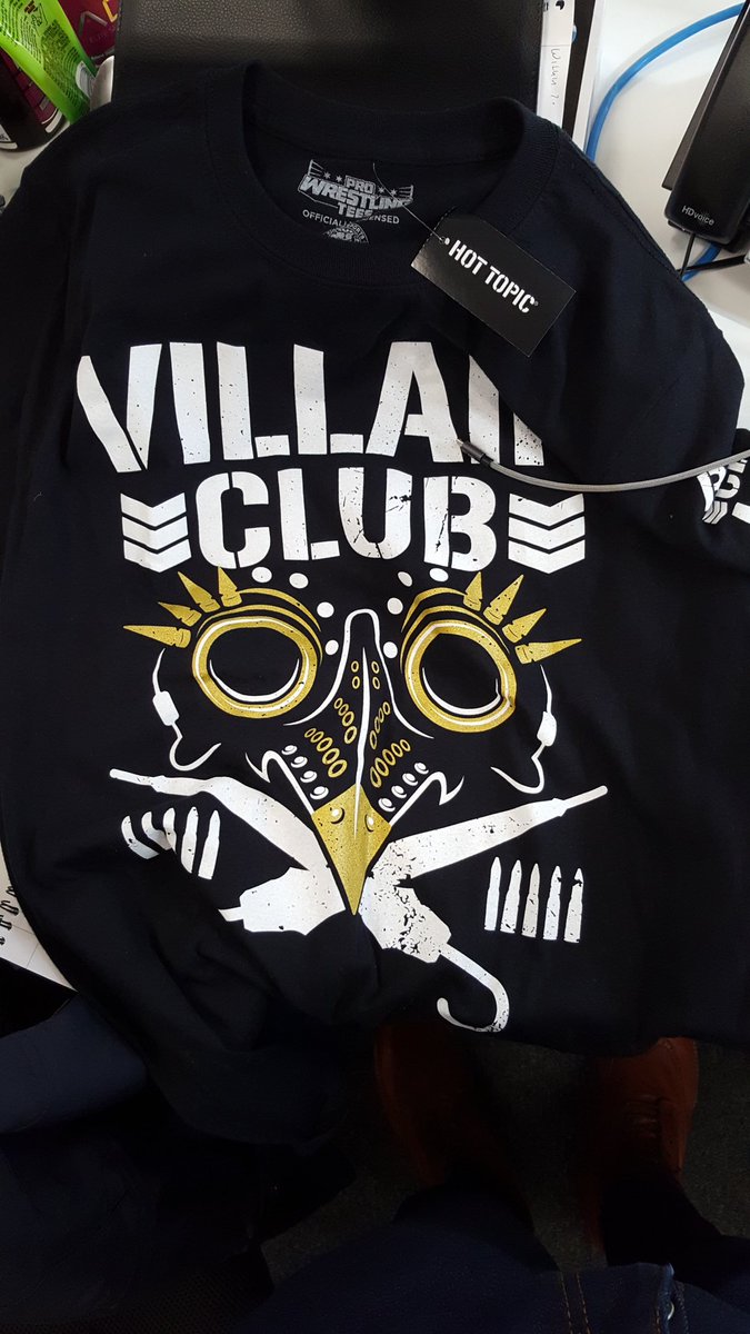 Max_Silver11's tweet photo. Work mate went to LA & asked for requests so directed him to Hot Topic . @MartyScurll #GoldenVillainClub #VC4LIFE
Will be rockin this to my 30th bday dinner next week ๐ช https://t.co/UuzL1LTS00