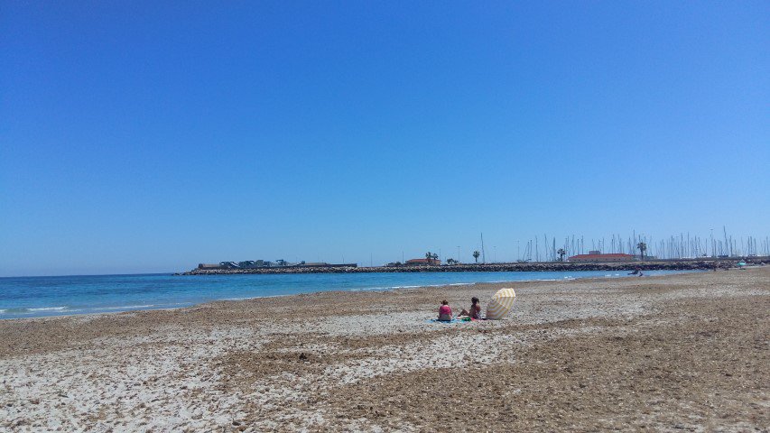Destinia's tweet photo. Primero un poco de playa y luego, un paseo en barco velero por el Mar Menor. Y entre medias, un arroz caldero rico rico. #MiMarMenorconDestinia  #Estoesvida  https://t.co/aR438yyIJ9 @murciaturistica @javier_hdez @objetivo_viajar @viajeatardecer @miguelpaezm https://t.co/cssAOu0Hs6