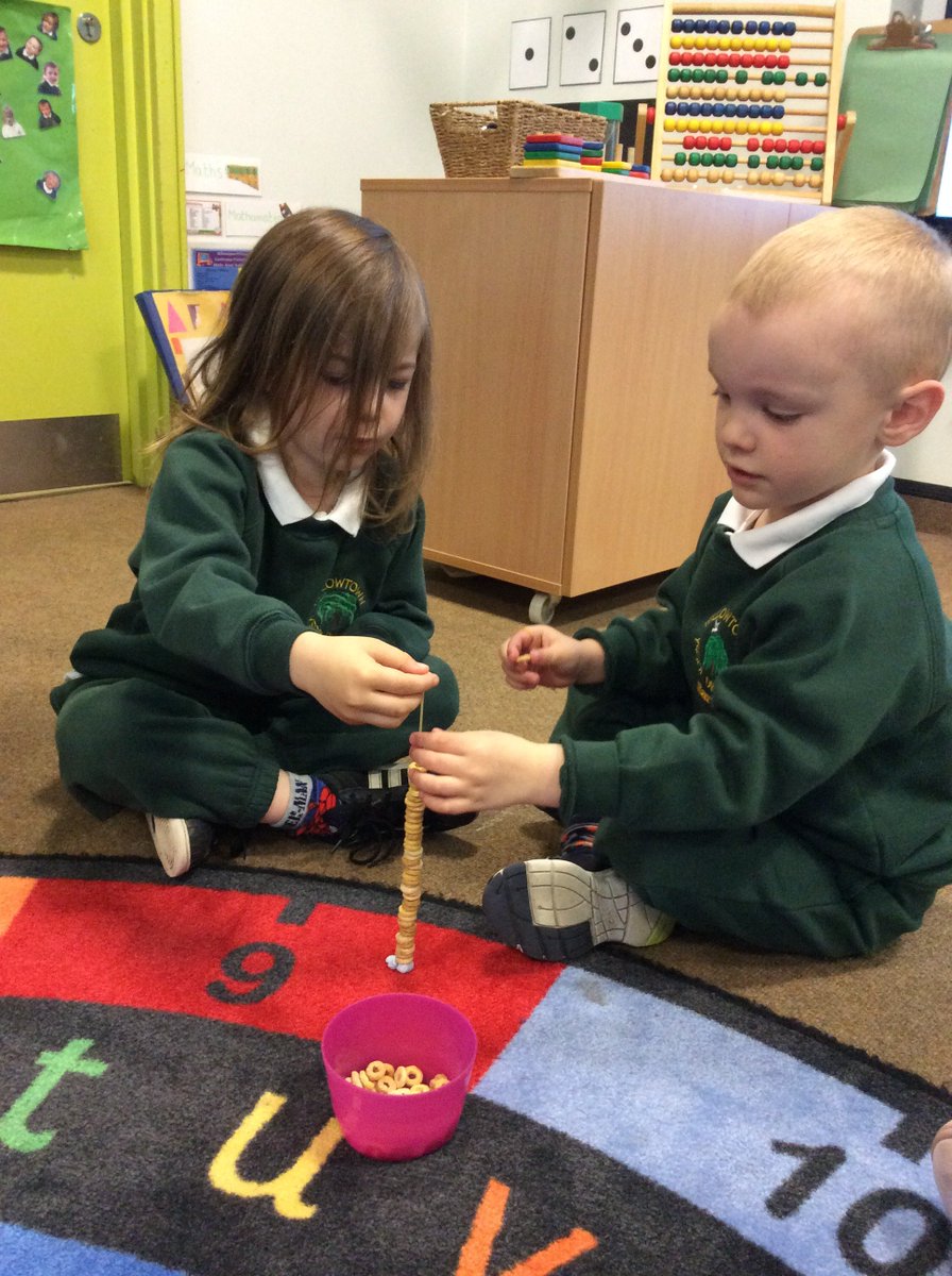 Willow_Meithrin's tweet photo. The children have been collaborating this morning to make their very own beanstalks using spaghetti and cheerios. Children realised that they had to handle the spaghetti with care otherwise it would break. #nursery @WillowtownPri #willowheroes #CollaborativeCariad https://t.co/YkmGw3lIEh