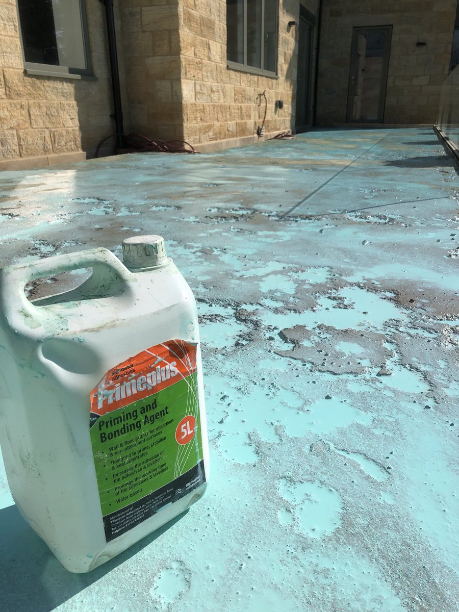 leedstilers's tweet photo. @leedstilers @Andrews_Tiles @TilemasterTeam @tilemasteradhes #priming #greatprimer @tilemastercraig #leeds #tilingprep #harrogate https://t.co/LhSC0hdsGe