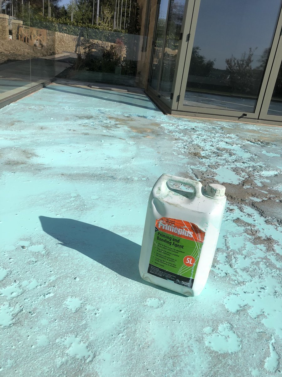 leedstilers's tweet photo. @leedstilers @Andrews_Tiles @TilemasterTeam @tilemasteradhes #priming #greatprimer @tilemastercraig #leeds #tilingprep #harrogate https://t.co/LhSC0hdsGe