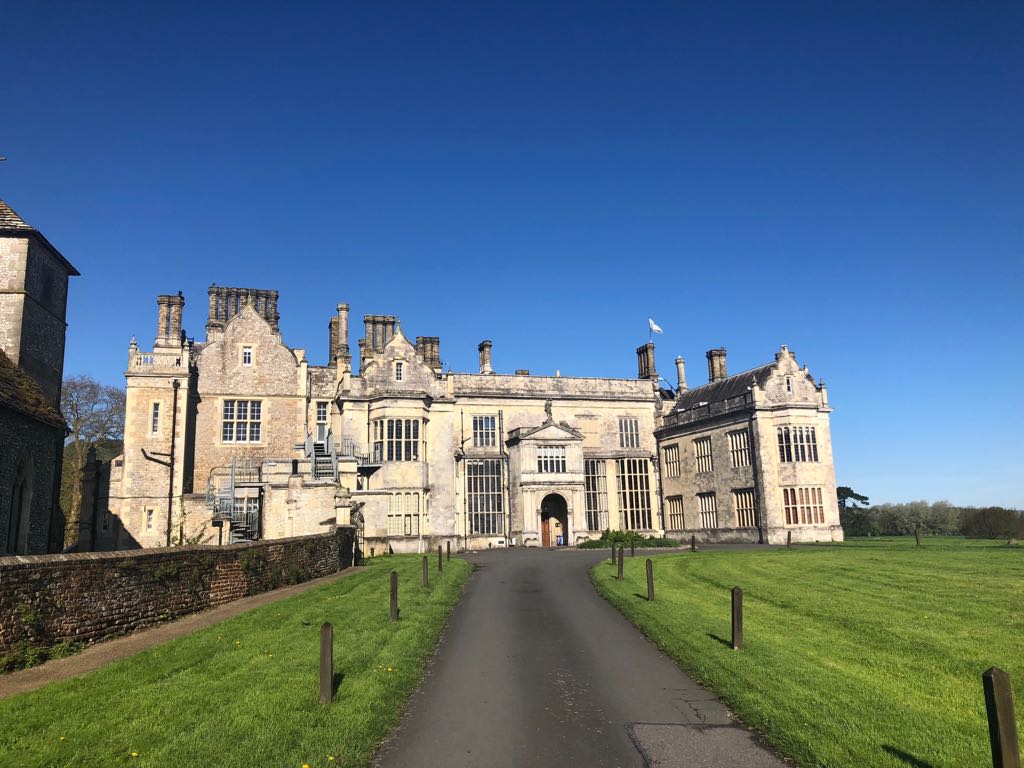 UKSINet's tweet photo. Gorgeous day @WiltonPark as we continue #prioritisingPTSD. We have the @wellcometrust, @MQmentalhealth and @the_mrc all represented so keep in touch with lara.krasnostein@fco.gov.uk for plans moving forward for research collaborations in this important area https://t.co/S8czYeN0jG
