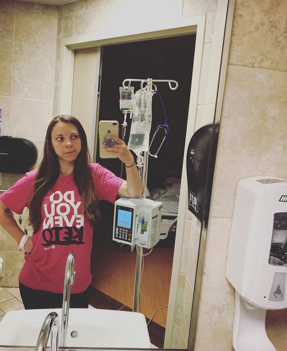 ketocari's tweet photo. 😑 I’ve had 3 hours of sleep in 3 days, my arms have had it with IVs and needles, and my body has been through excruciating pain.... yet I still found it in me to do a quick #bathroomselfie 😘 #ibd #ucwarrior #prednisoneinsomnia #crohnsandcolitis #awareness #keto #ketosis https://t.co/7o06CIC5xh