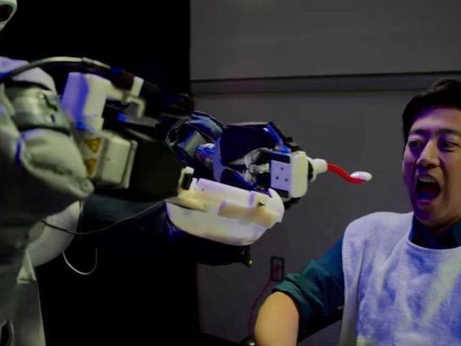 NextGen_ITC's tweet photo. https://t.co/rGOL0fyASL Grant Imahara, robot expert and former cast member of the science reality show MythBusters, hosts a new webseries called Generation Robot to help us better understand how humans can embrace the concept of working alongside robots. #robots #ai https://t.co/qoTfXzMDgp