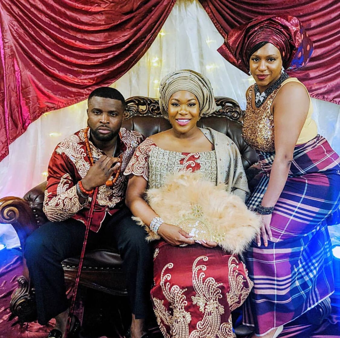 IgboWeddings's tweet photo. Congrats to @host_amarachi and her husband! We wish you a very happy married life! 
✨✨✨💕💕💕
Photo @reallyrandall
✨✨✨💕💕💕
#igboweddings #igbowedding #igbankwu #igboweddingsonline #amarachiandugo https://t.co/zzUvJ7n87j