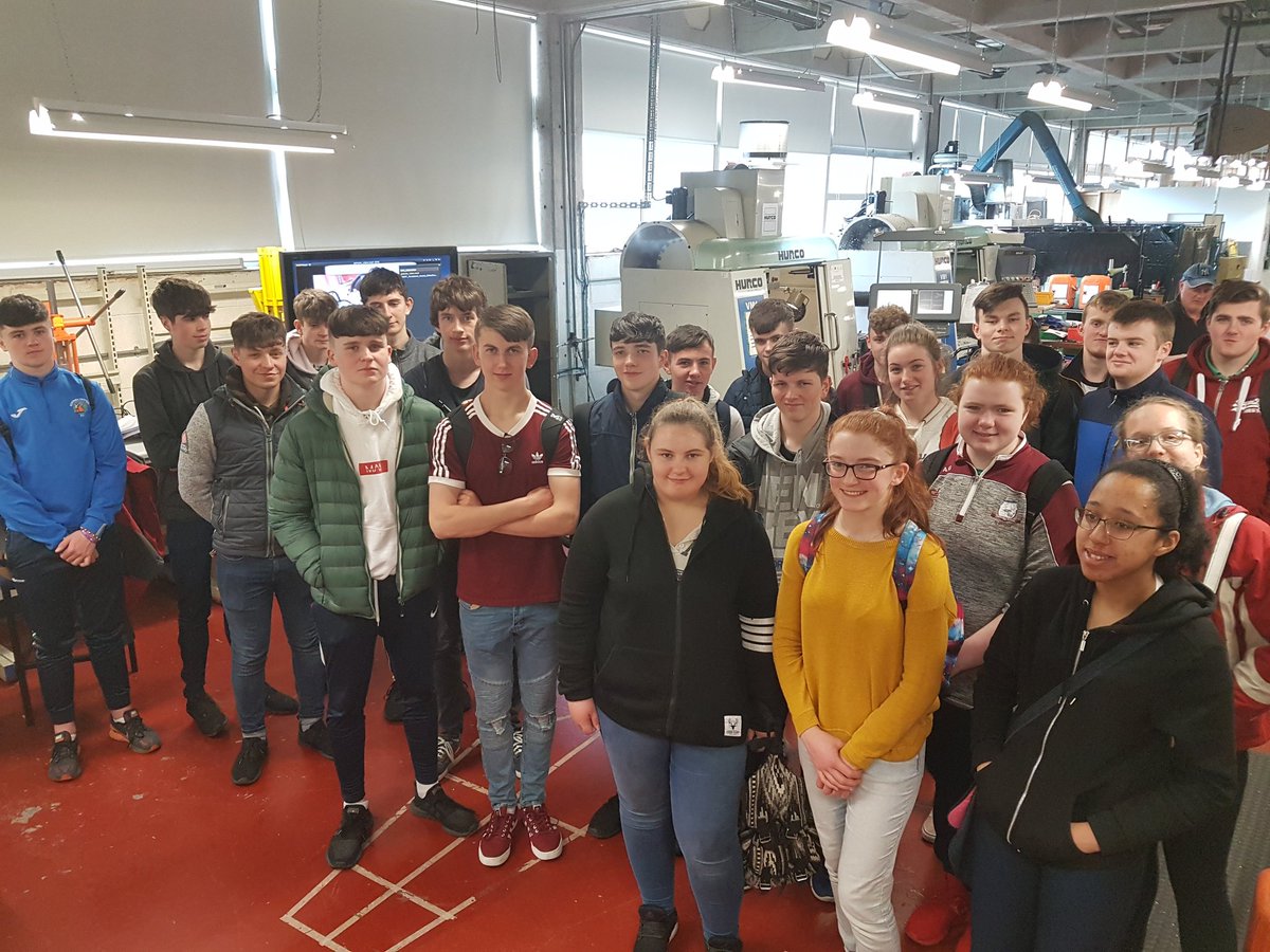 DesOReilly2's tweet photo. Engineering Your Future. 27 TY students from all over Connaught and beyond enjoying 3 days exploring engineering in GMIT #GMIT #EYF2018 https://t.co/ahcARpORk3