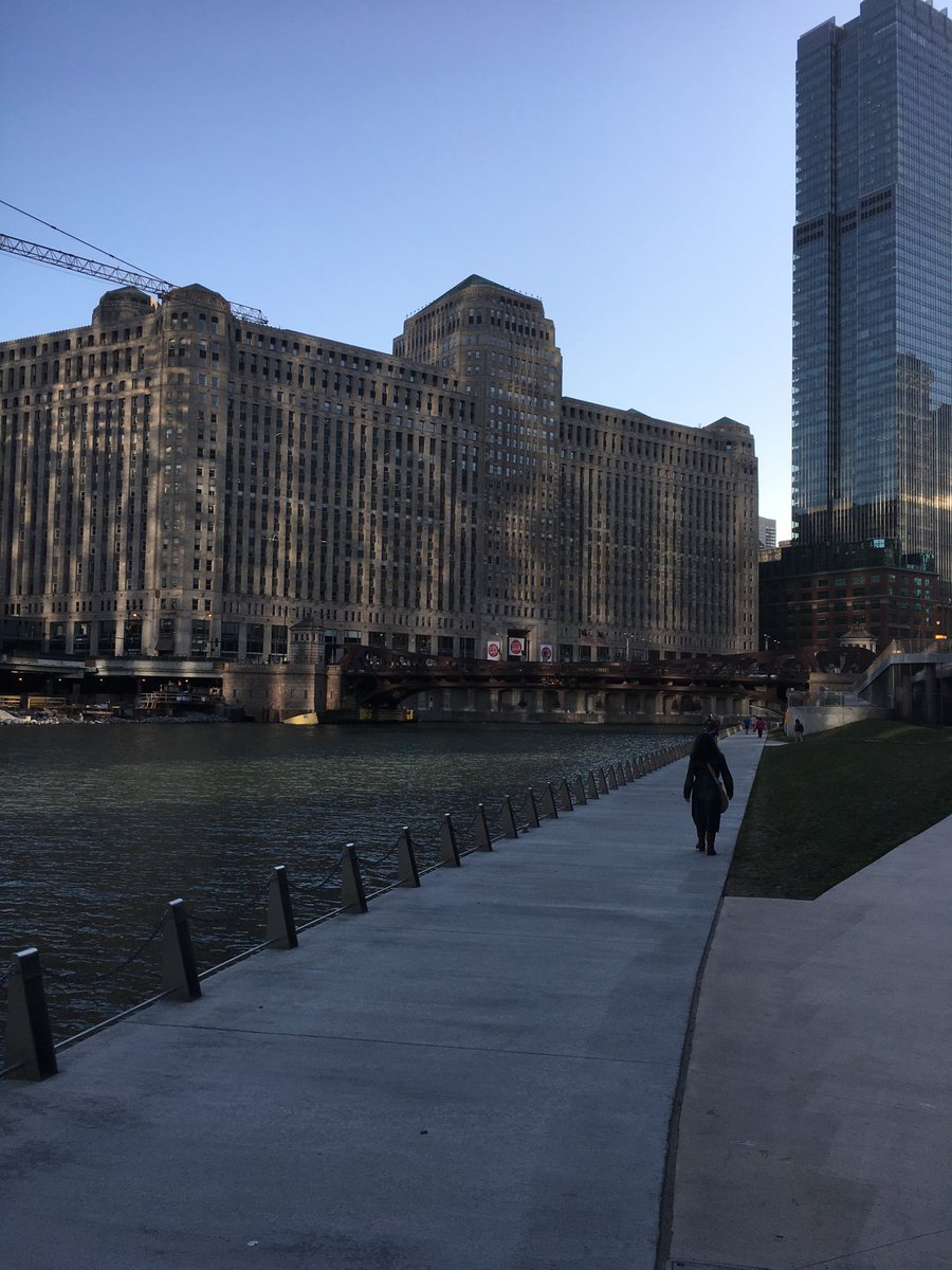 Prokotweet's tweet image. Taking.a walk along the Chicago Ruverwalk on my way to this morning’s @CLOmedia Breakfast Club #CLOBC